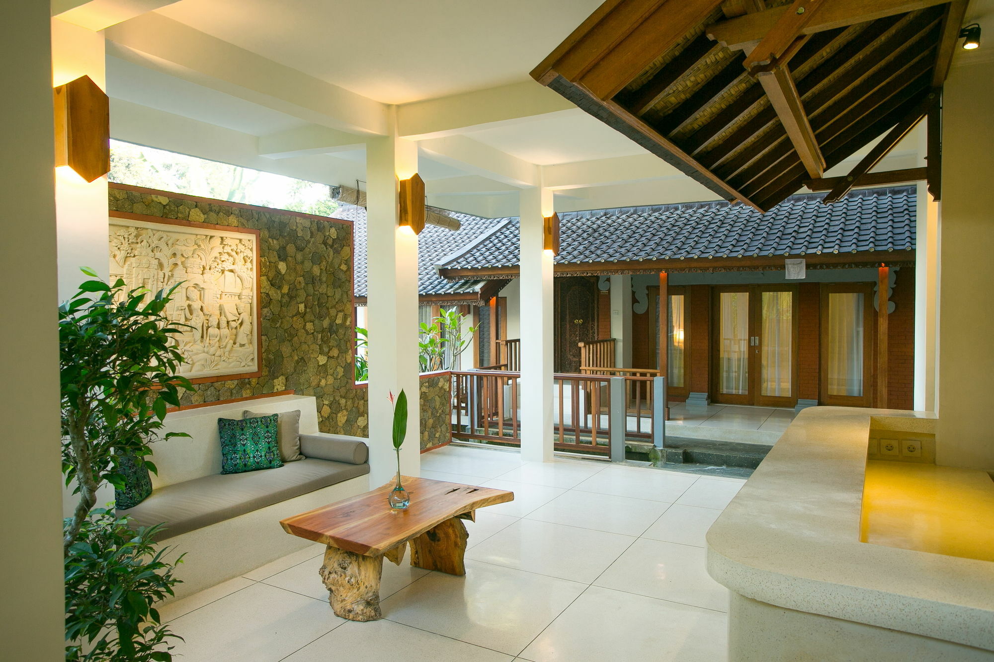 Pesantian And Warung