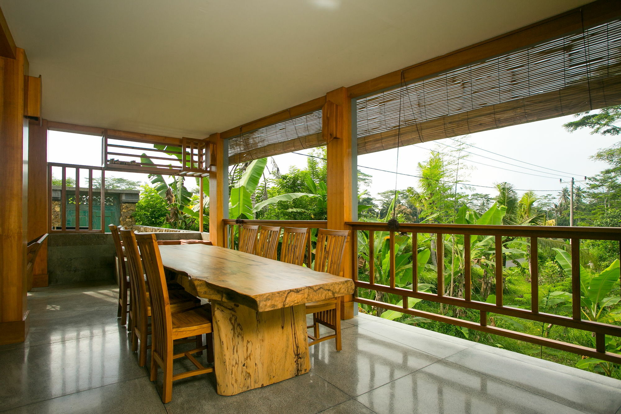 Pesantian And Warung 4*